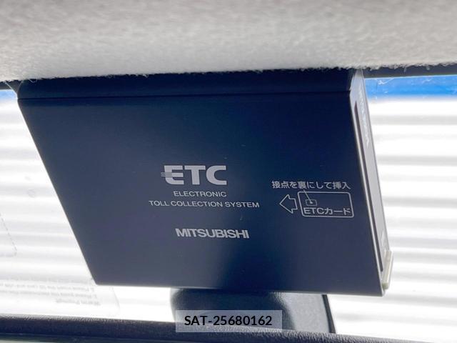 Toyota VITZ 2013-10 8549437-6