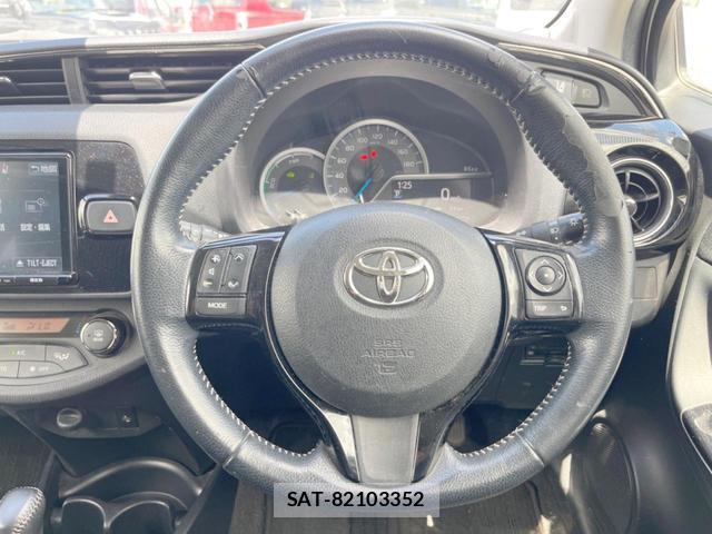 Toyota VITZ 2017-09 8549612-11