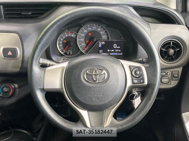 Toyota VITZ 2015-11 8549960-10