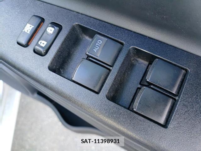 Toyota VITZ 2019-08 8552167-13