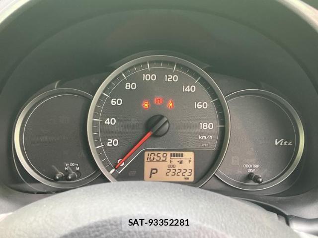Toyota VITZ 2012-08 8552447-12