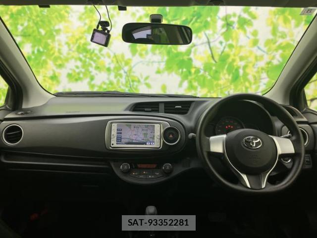 Toyota VITZ 2012-08 8552447-7