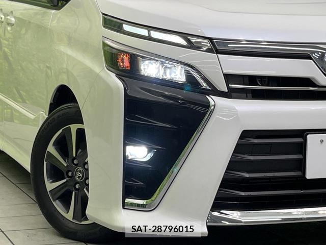 Toyota VOXY 2017-09 8545475-12