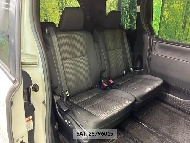 Toyota VOXY 2017-09 8545475-8