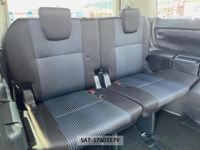Toyota VOXY 2016-06 8545623-10