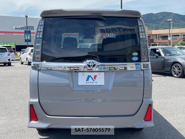 Toyota VOXY 2016-06 8545623-15