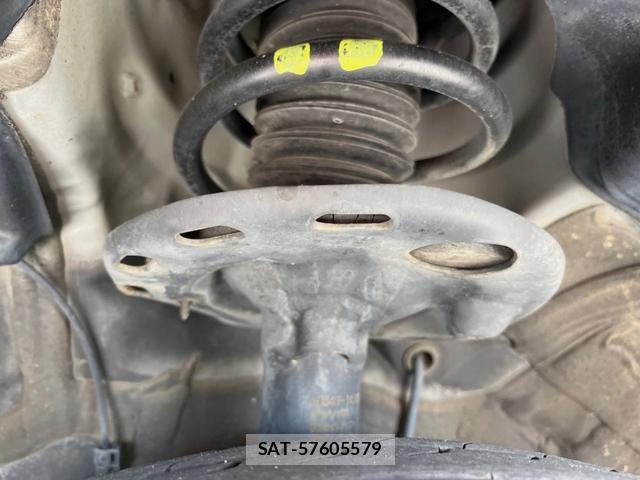 Toyota VOXY 2016-06 8545623-19