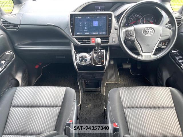Toyota VOXY 2018-09 8545639-1