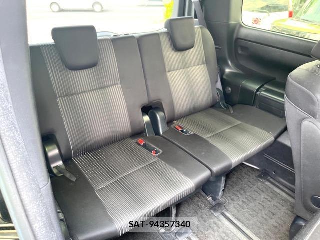 Toyota VOXY 2018-09 8545639-10