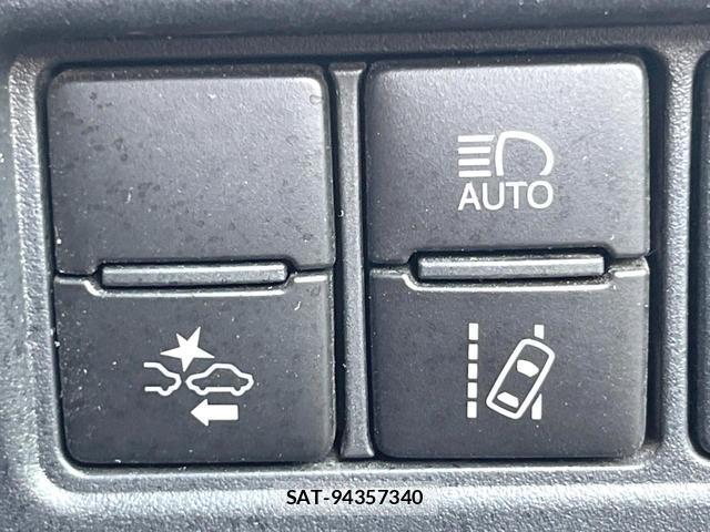 Toyota VOXY 2018-09 8545639-5