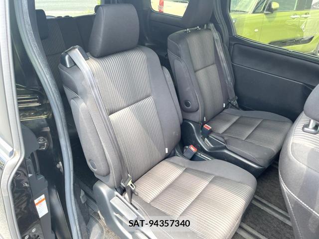 Toyota VOXY 2018-09 8545639-9