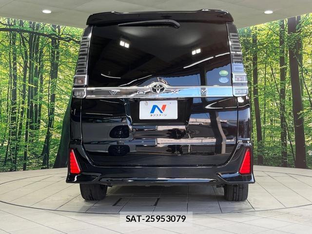 Toyota VOXY 2018-10 8545675-15