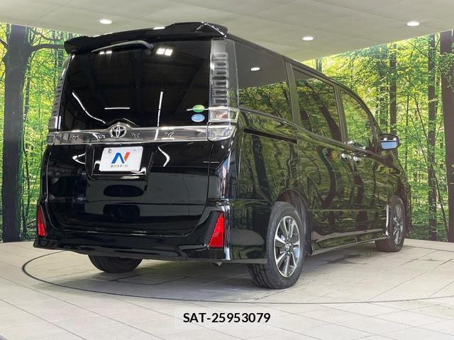 Toyota VOXY 2018-10 8545675-17