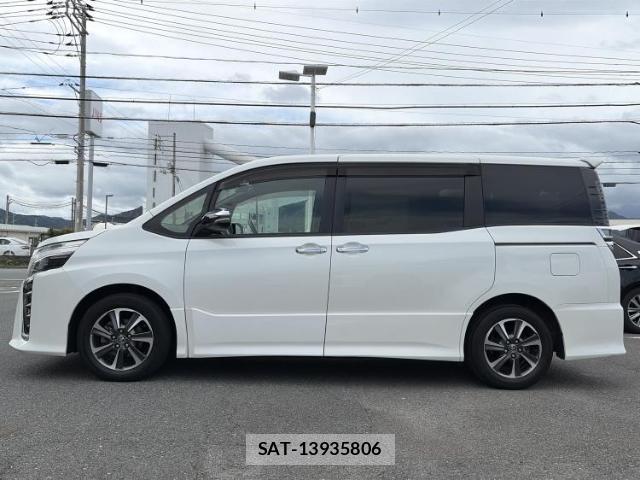 Toyota VOXY 2018-12 8545689-1