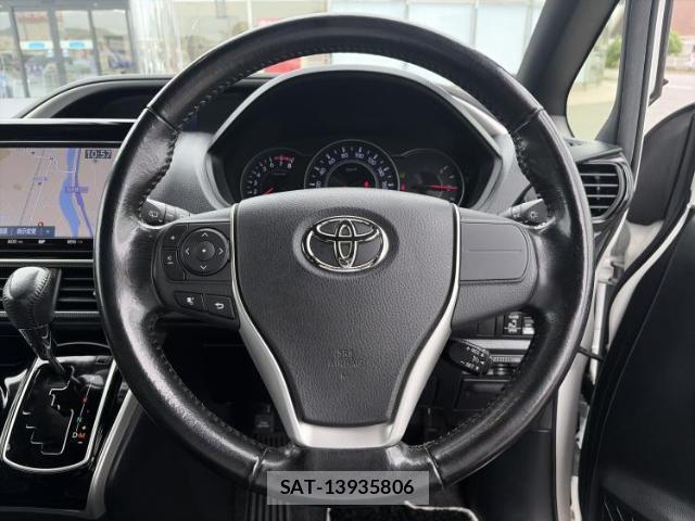 Toyota VOXY 2018-12 8545689-14