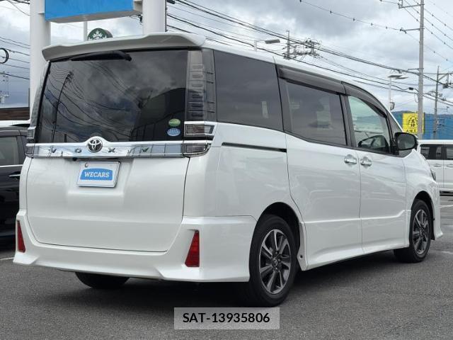 Toyota VOXY 2018-12 8545689-2