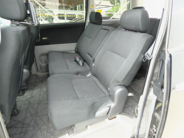 Toyota VOXY 2005-06 8545990-18