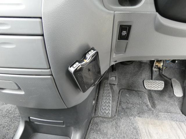 Toyota VOXY 2005-06 8545990-19