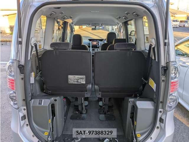 Toyota VOXY 2009-05 8546022-13
