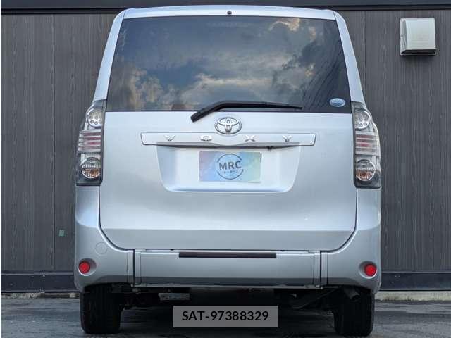 Toyota VOXY 2009-05 8546022-6
