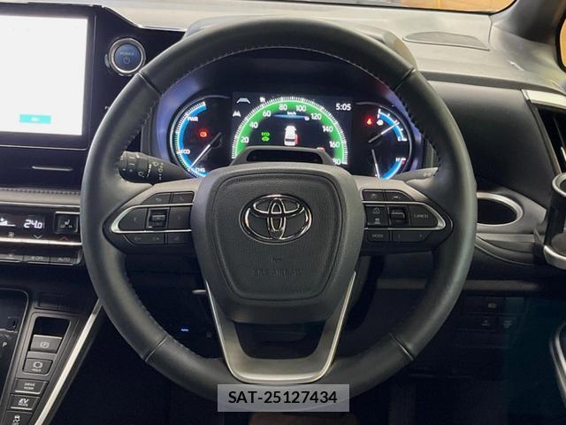 Toyota VOXY 2023-08 8546363-10