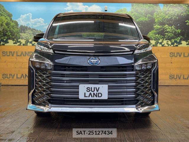 Toyota VOXY 2023-08 8546363-13