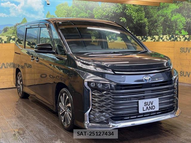 Toyota VOXY 2023-08 8546363-15
