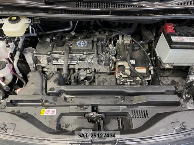 Toyota VOXY 2023-08 8546363-17