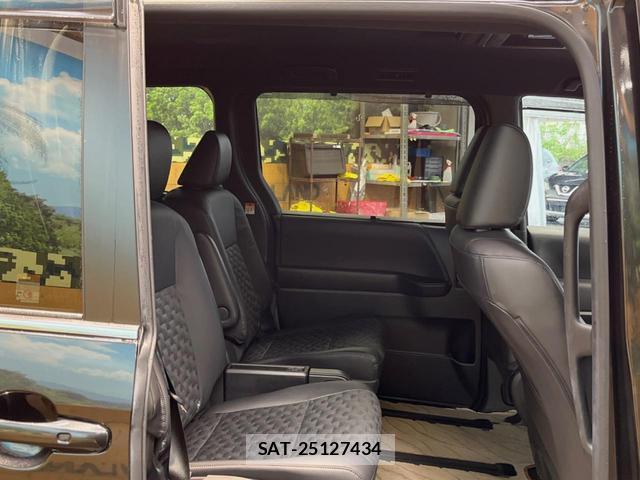 Toyota VOXY 2023-08 8546363-7