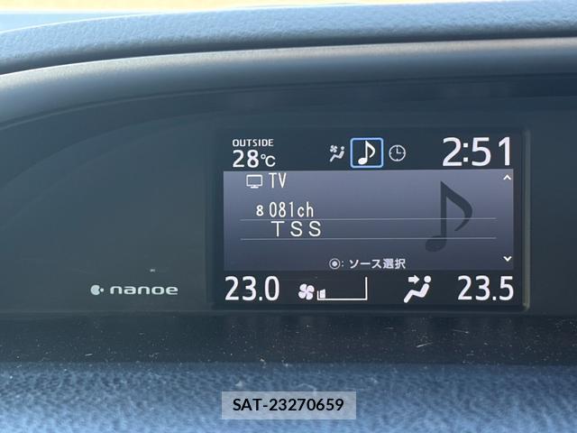 Toyota VOXY 2021-06 8546375-15
