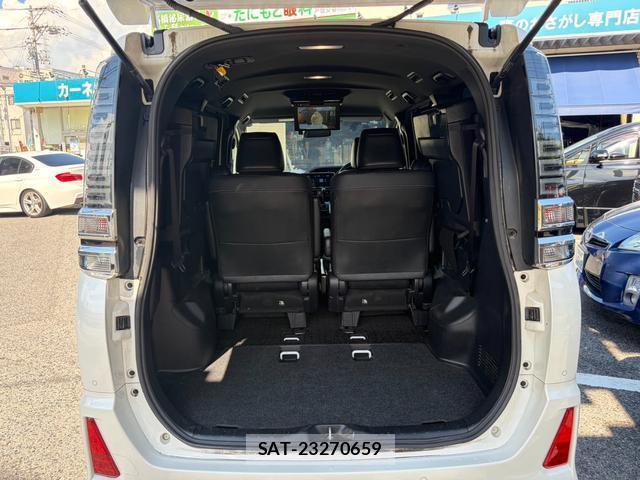 Toyota VOXY 2021-06 8546375-18