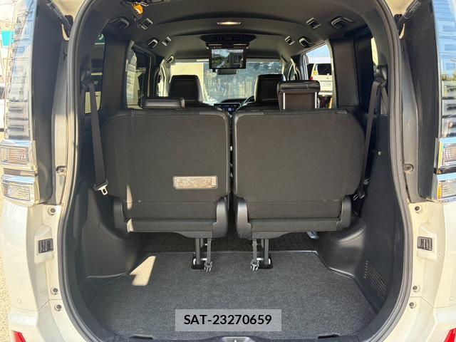 Toyota VOXY 2021-06 8546375-19