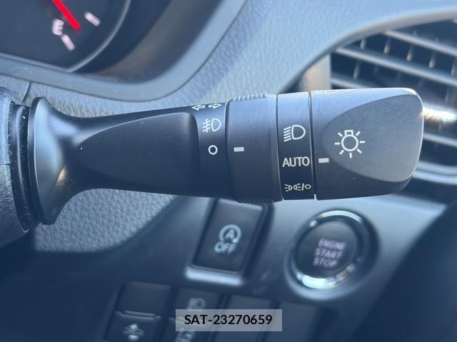 Toyota VOXY 2021-06 8546375-9