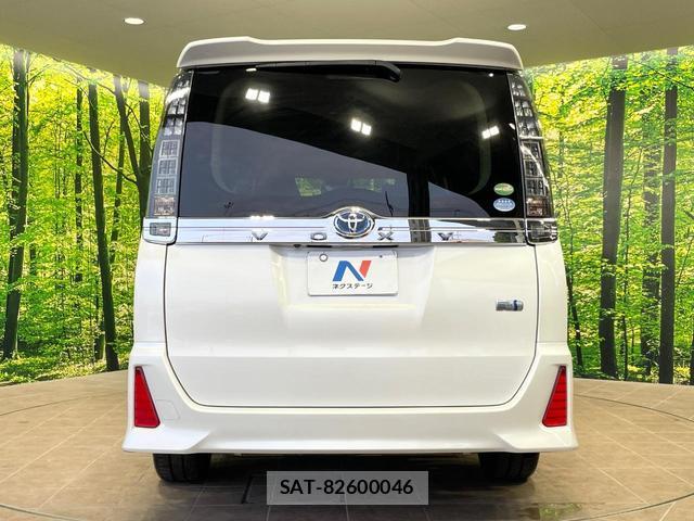 Toyota VOXY 2016-07 8546382-15