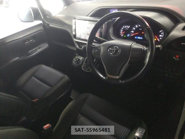 Toyota VOXY 2017-01 8546422-2