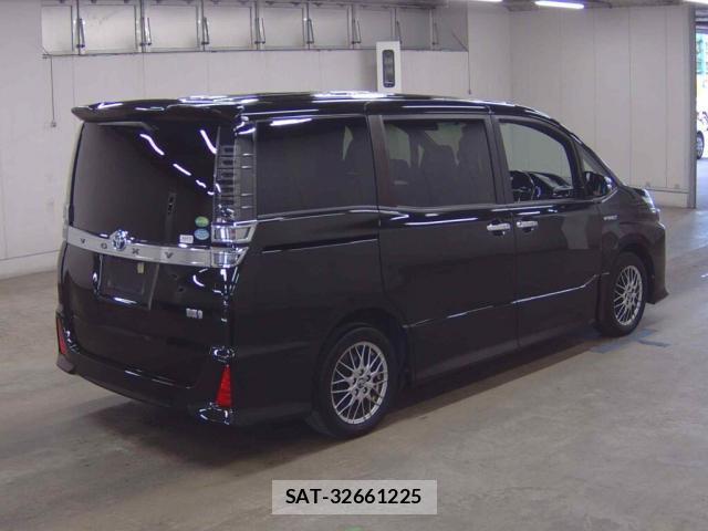 Toyota VOXY 2018-03 8546423-4