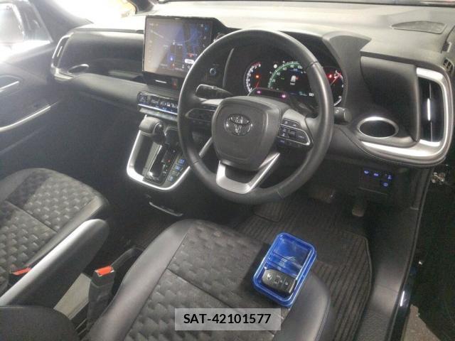 Toyota VOXY 2023-07 8546458-2