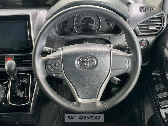 Toyota VOXY 2021-06 8546464-11