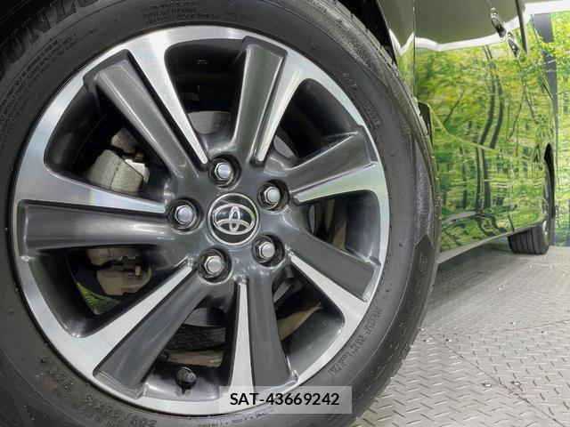 Toyota VOXY 2021-06 8546464-13