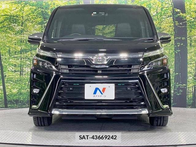 Toyota VOXY 2021-06 8546464-14