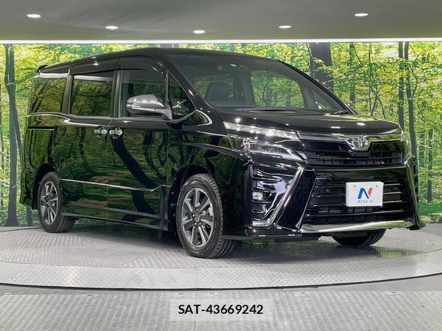 Toyota VOXY 2021-06 8546464-16