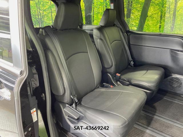 Toyota VOXY 2021-06 8546464-8