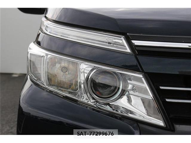 Toyota VOXY 2016-07 8546716-11