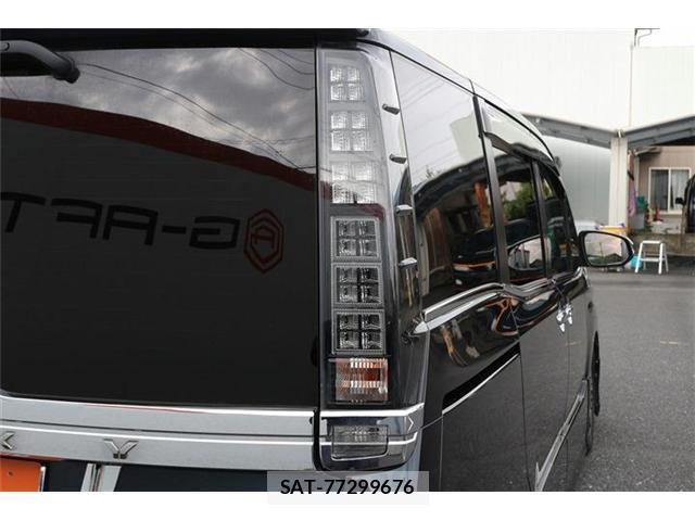 Toyota VOXY 2016-07 8546716-12