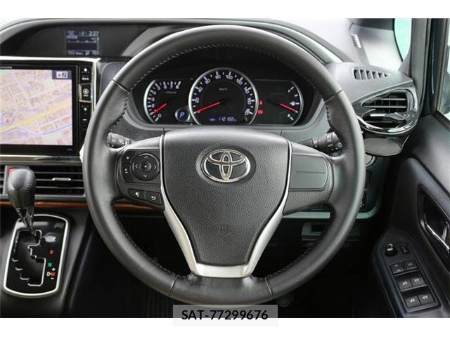 Toyota VOXY 2016-07 8546716-18