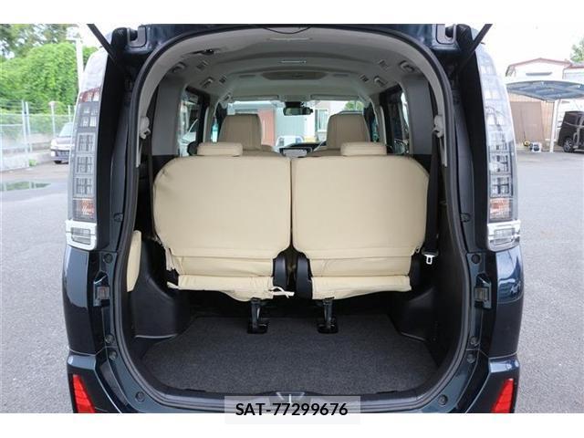 Toyota VOXY 2016-07 8546716-19