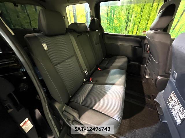 Toyota VOXY 2016-01 8546842-8
