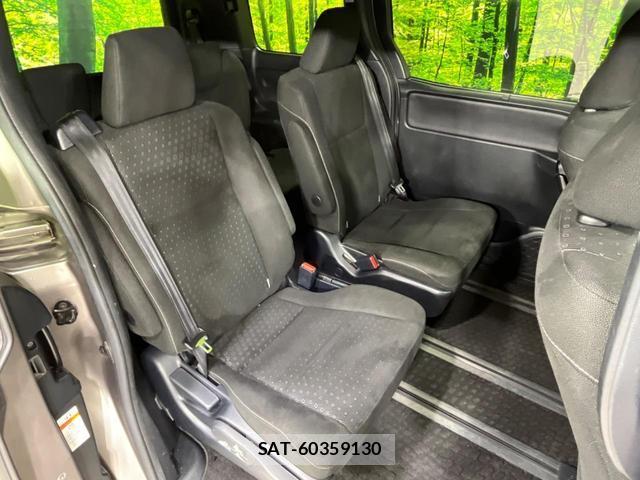 Toyota VOXY 2019-04 8546865-10