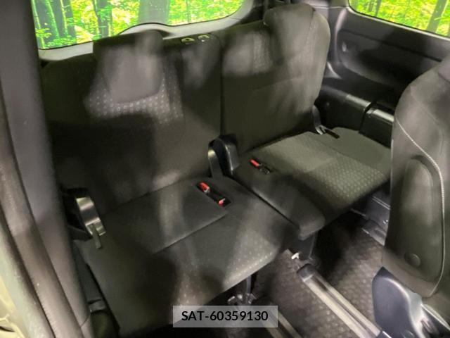 Toyota VOXY 2019-04 8546865-11