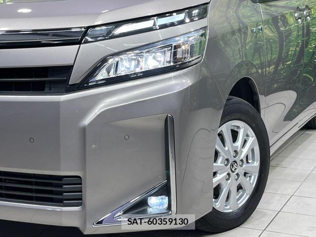 Toyota VOXY 2019-04 8546865-14